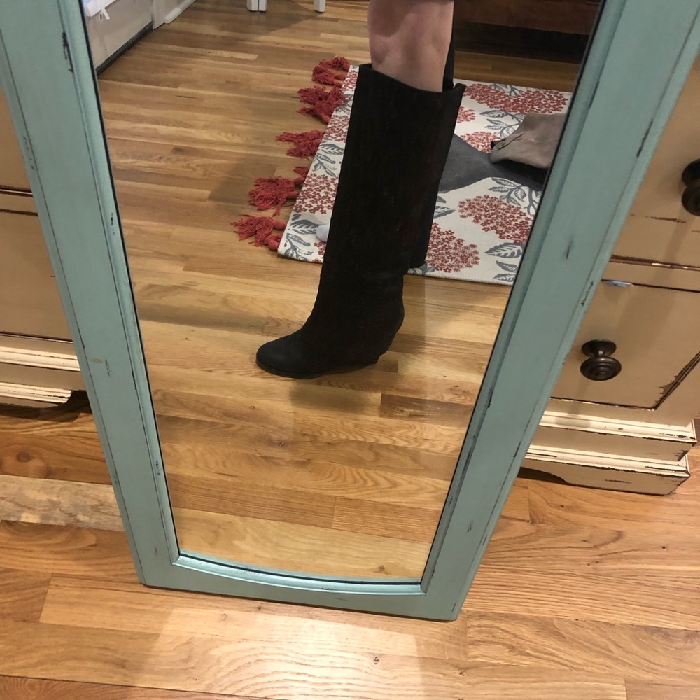 Black Boots